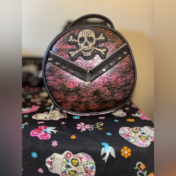 Rebels Ride Skull Crossbody Oval Bag - Picture 7 of 8